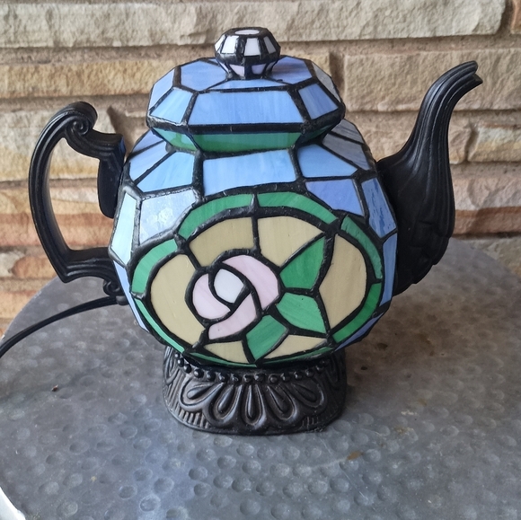 Vintage Tiffany Style Floral Stained Glass Tea Pot Table Lamp By Cheyenne Decor - Picture 4 of 8